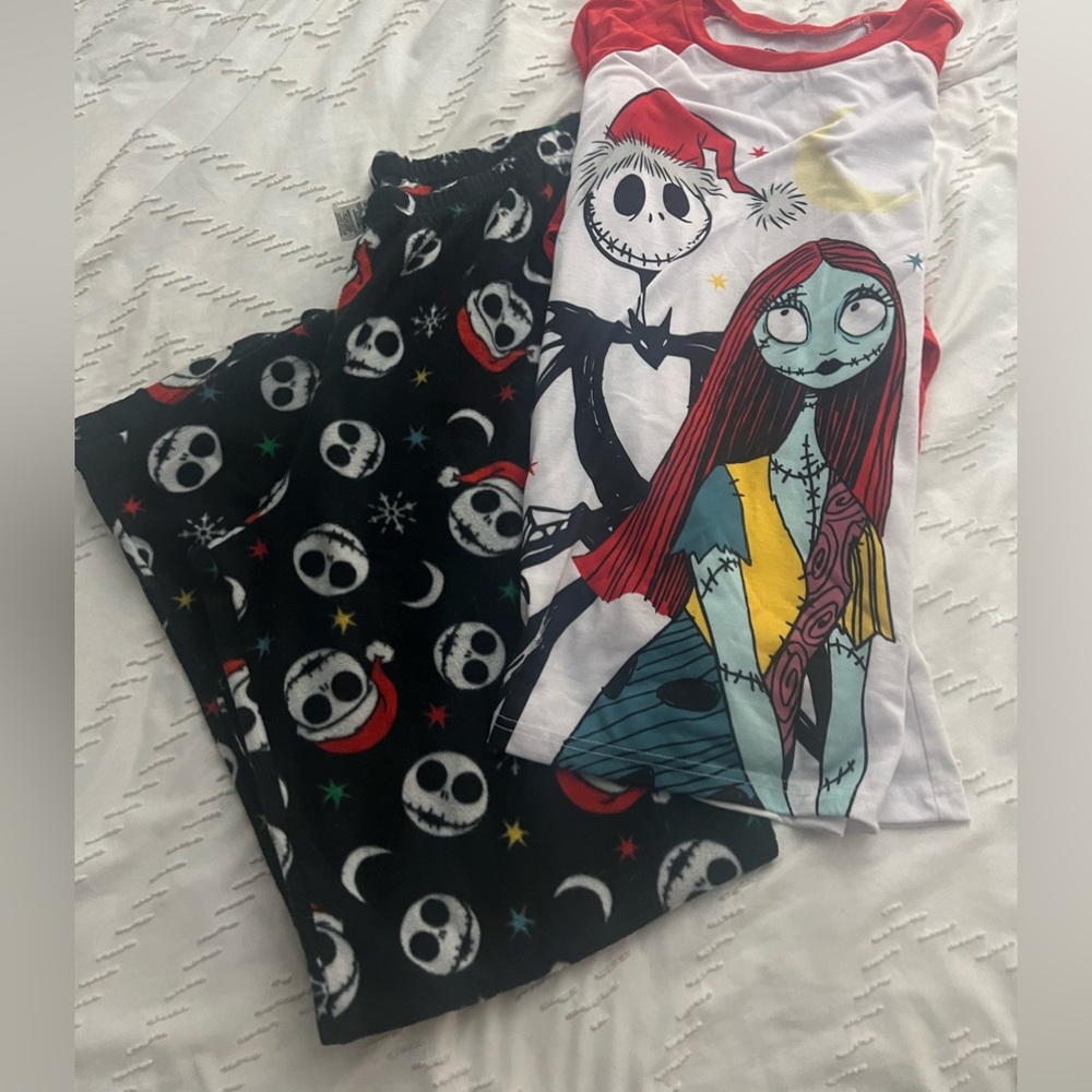 Women’s Large Nightmare Before Christmas pajamas